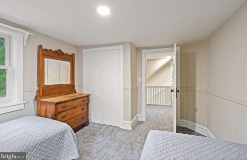 13188 Loyalty Rd, Leesburg VA  20176-6112 exterior