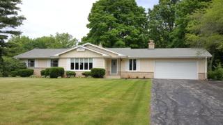 2450 Rockway Ln, Brookfield, WI 53005-4516