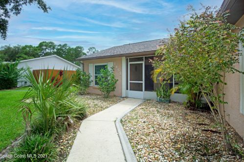 3853 Stonemont Dr, Cocoa, FL 32926-6426