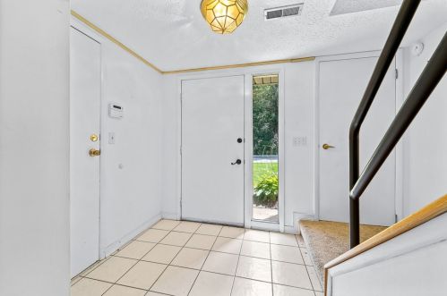 206 Springwater Ct, Moon Twp, PA 15108-9674