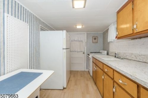 25 Race St, Nutley NJ  07110-2627 exterior