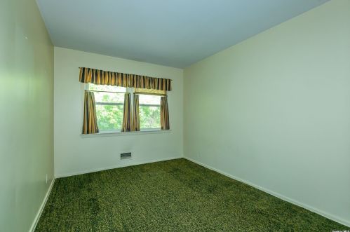 14 Cypress Ave, Great Neck NY  11024-2004 exterior