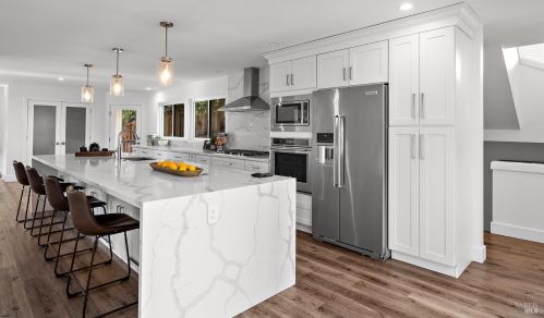 2141 Foothill Dr, Santa Rosa, CA 95404-3251