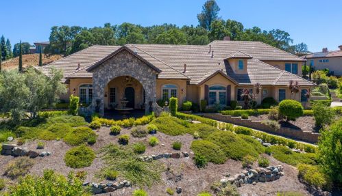 2940 Capetanios Dr, Folsom CA  95762-4601 exterior