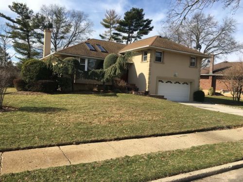 528 Benine Rd, Westbury, NY 11590-1313