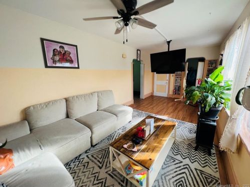 80 Prospect St, Moosup, CT 06354-1442