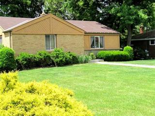 9201 Barton Dr, Pittsburgh, PA 15237-5515