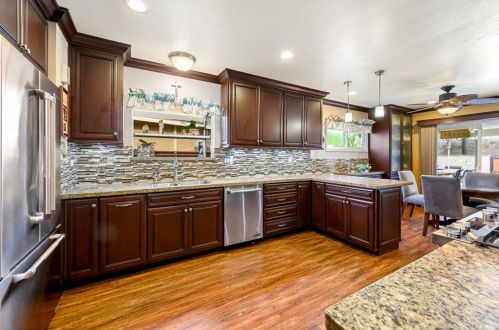 832 Stevely Ave, Long Beach CA 90808-4438 exterior