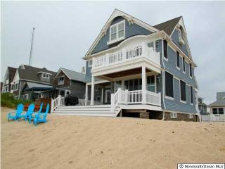 39 Beach Rd, Wall Township NJ  08736-3305 exterior