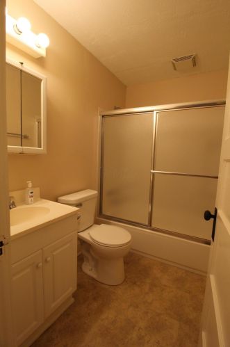 35 Lincoln Ave, London OH  43140-1579 exterior