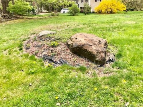 75 Cemetery Rd, Colchester CT  06415-2406 exterior