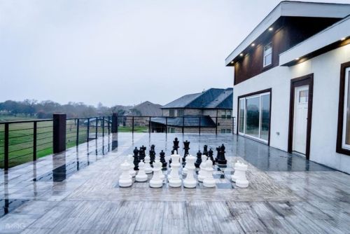 703 Leaning Oak Trl, Richmond TX  77406-4653 exterior