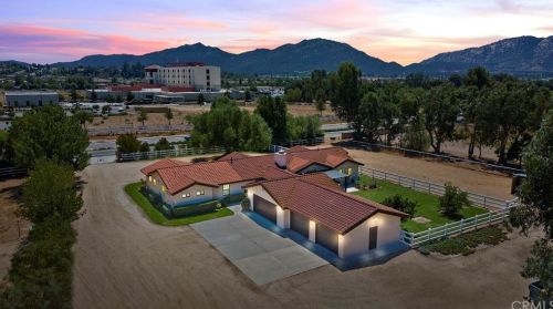 31450 De Portola Rd, Temecula, CA 92592-2726