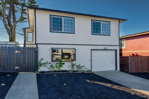62 Oceanside Dr, Daly City, CA 94015-4630