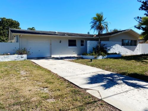 2132 42nd St, Naples, FL 34116-6434