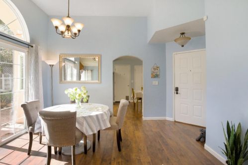 9317 Hoyleton Way, Elk Grove CA  95758-6522 exterior