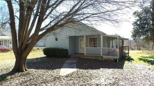 2616 Brame Rd, Greensboro, NC 27405-4202