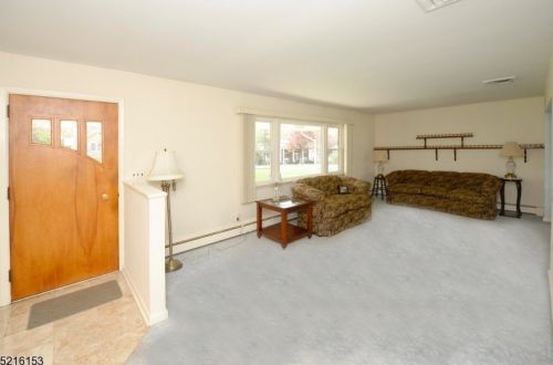 683 Squaw Brook Rd, Paterson NJ  07508-3004 exterior