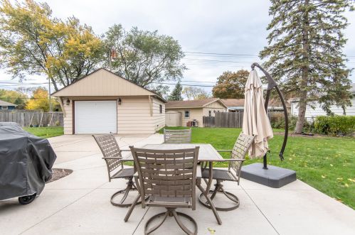 2951 97, Milwaukee WI 53227-3626 exterior