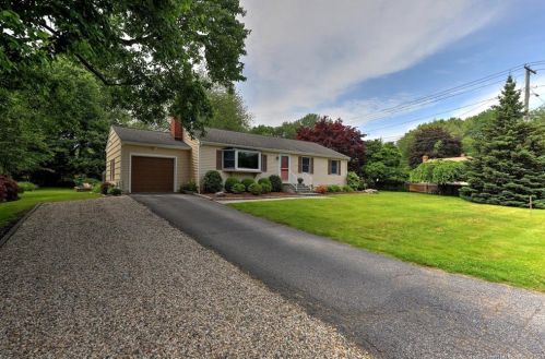 227 Fernwood Rd, Bridgeport, CT 06611-2832