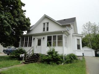 123 Lincoln St, Elkhorn, WI 53121-1726