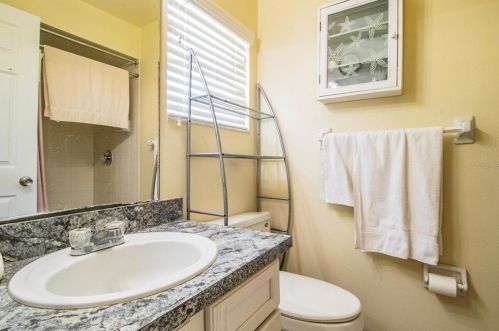 555 Cameo Dr, Lakeland FL  33803-2330 exterior