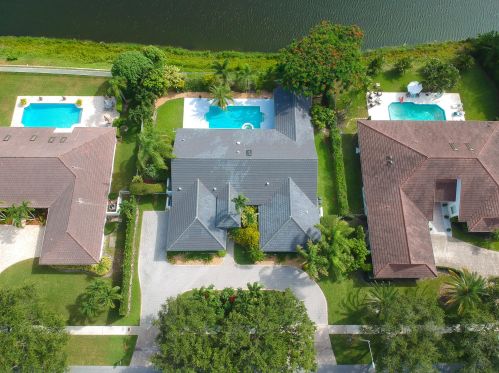 2819 Embassy Dr, West Palm Beach, FL 33401-1037