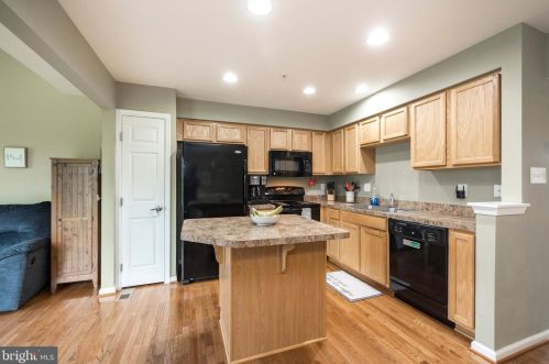 135 Sandpiper Ct, Gilbertsville PA  19525-8118 exterior