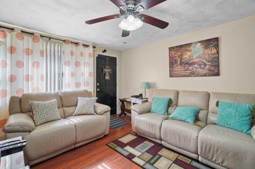 101 Brush Hill Rd, Providence, RI 02909-4904