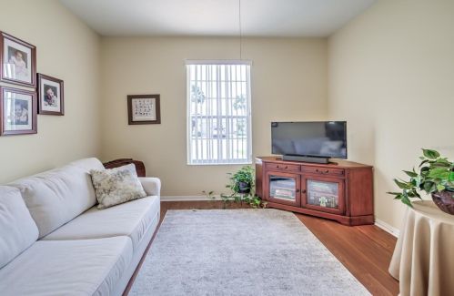 2217 Preservation Green Ct, Ruskin FL  33573-4418 exterior