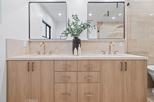 12440 Addison St, North Hollywood CA  91607-3546 exterior