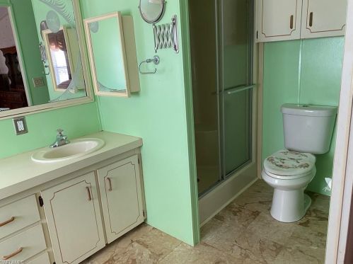 7280 Ladyfish Dr, Saint James City FL  33956-2745 exterior