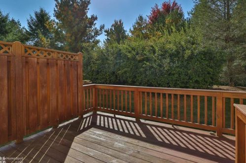 8149 Cross Creek Cir, Breinigsville PA  18031-1330 exterior