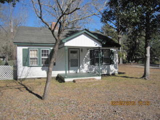 206 May St, Walterboro, SC 29488-3829