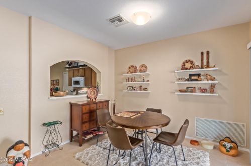 802 Belltower Dr, Green Valley, AZ 85614-3268