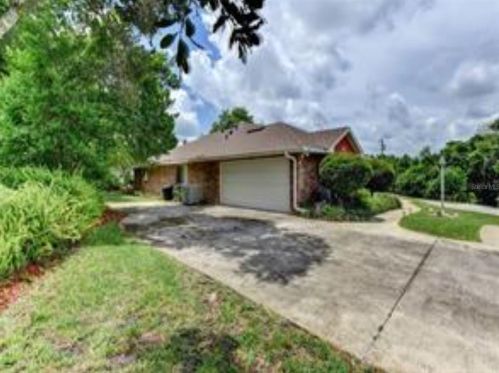 2271 Shadow Ridge Dr, Deltona, FL 32725-2844