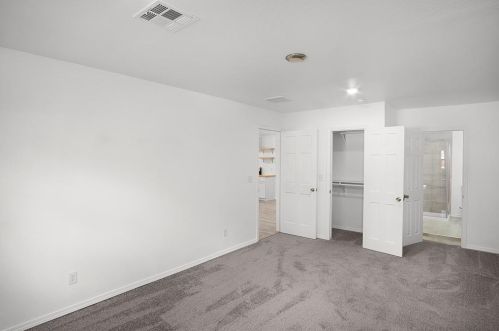 719 Silverdale Dr, Conroe TX 77301-4678 exterior