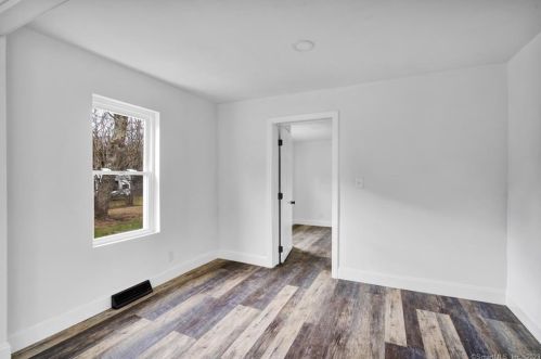 829 Bailey Hill Rd, Killingly CT  06241-1836 exterior