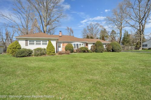71 Rutledge Dr, Tinton Falls, NJ 07701-5071