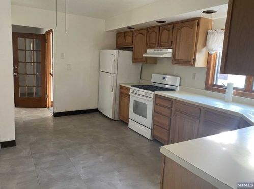 365 Washington Ave, Cliffside Park NJ  07010-1808 exterior