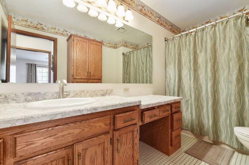 5759 Donegal Dr, Saint Paul MN 55126-3701 exterior