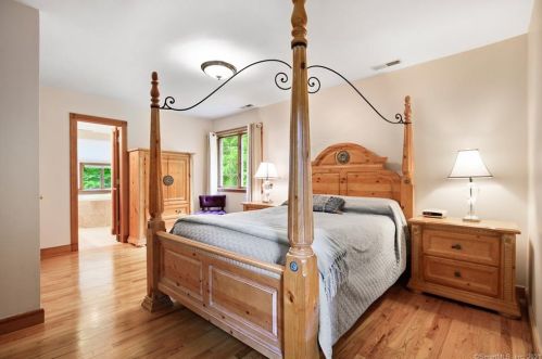 107 Roast Meat Hill Rd, Deep River CT  06419-1424 exterior