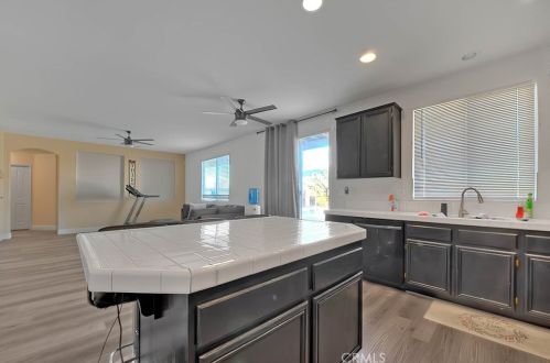 13842 Beech St, Victorville CA  92392-5531 exterior