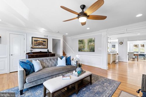 6420 Lyric Ln, Falls Church, VA 22044-1221