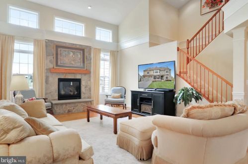 315 Lewis Washington Dr, Charles Town WV  25414-5666 exterior