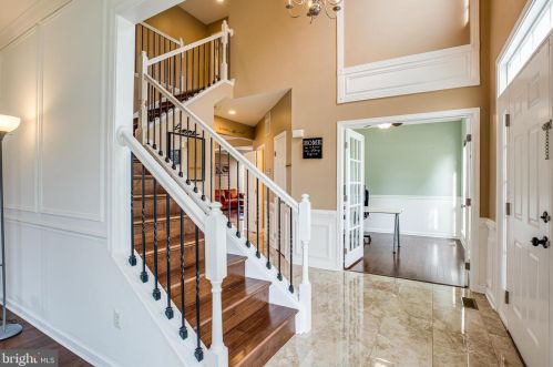 18838 Pier Trail Dr, Triangle, VA 22172-2348