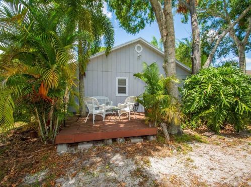 1166 37 Ave, Vero Beach FL 32960-2534 exterior