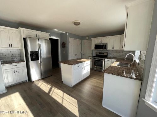 5 Bailey Ct, Jackson Twp, NJ 08527-4459