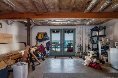 20 Jordan Cove Rd, Waterford CT  06385-3227 exterior