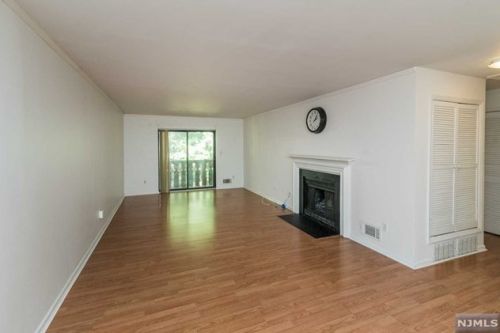 3710 Mark Twain Way, Mahwah NJ  07430-3477 exterior